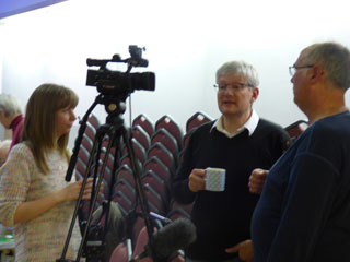 Photo 19  - 2017 William Short VC Film Preview - Marie Gardiner and Mark Thorburn (Lonely Tower) Relax with Paul Boden